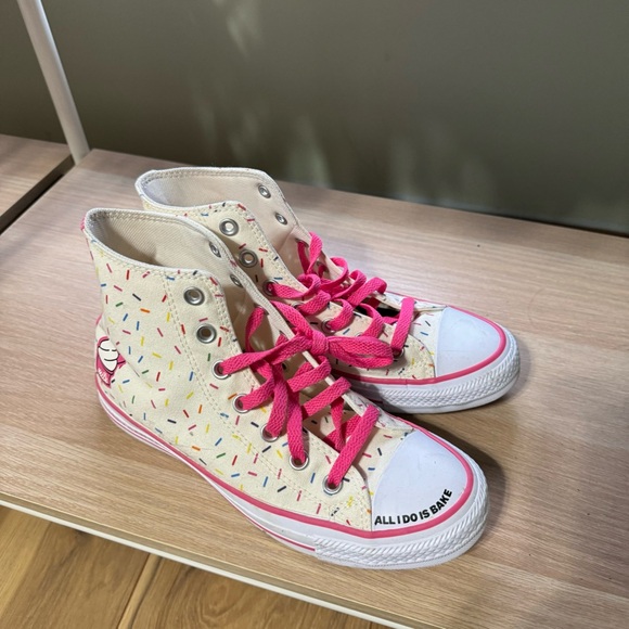 Converse Women's Sneakers - White with Pink Laces milk bar - Picture 1 of 8